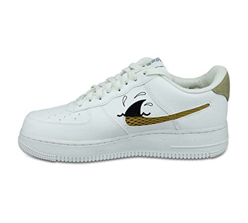 Nike Uomini Air Force 1 Basso '07 LV8 Next Nature Scarpe Da Pallacanestro, Vela/Nero/Erba di grano/Oro levigato, 43 EU